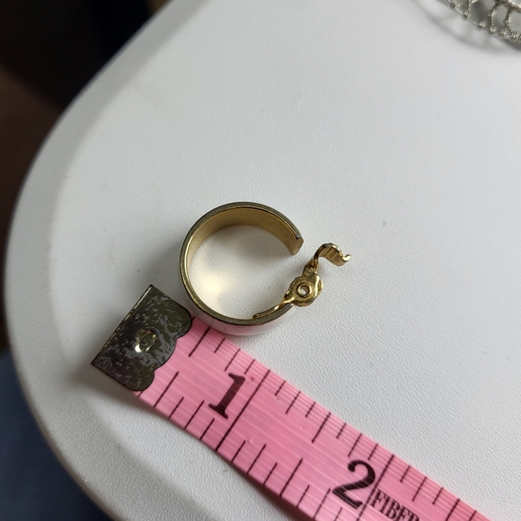 Vintage Monet clip on earrings - Picture 5 of 5